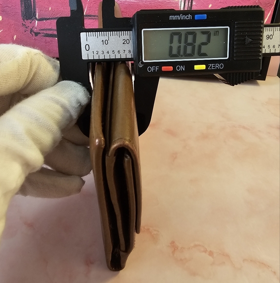 GUCCI EUC Long Wallet Leather Vintage Logo Embossed in Light Brown - Picture 13 of 15